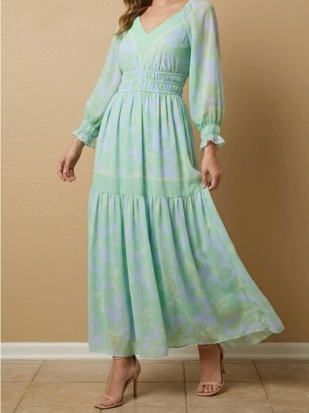 Taylor Chiffon Pastel Mint & Lilac Floral V-Neck Maxi Dress Long Sleeve Size 4 - Picture 1 of 14
